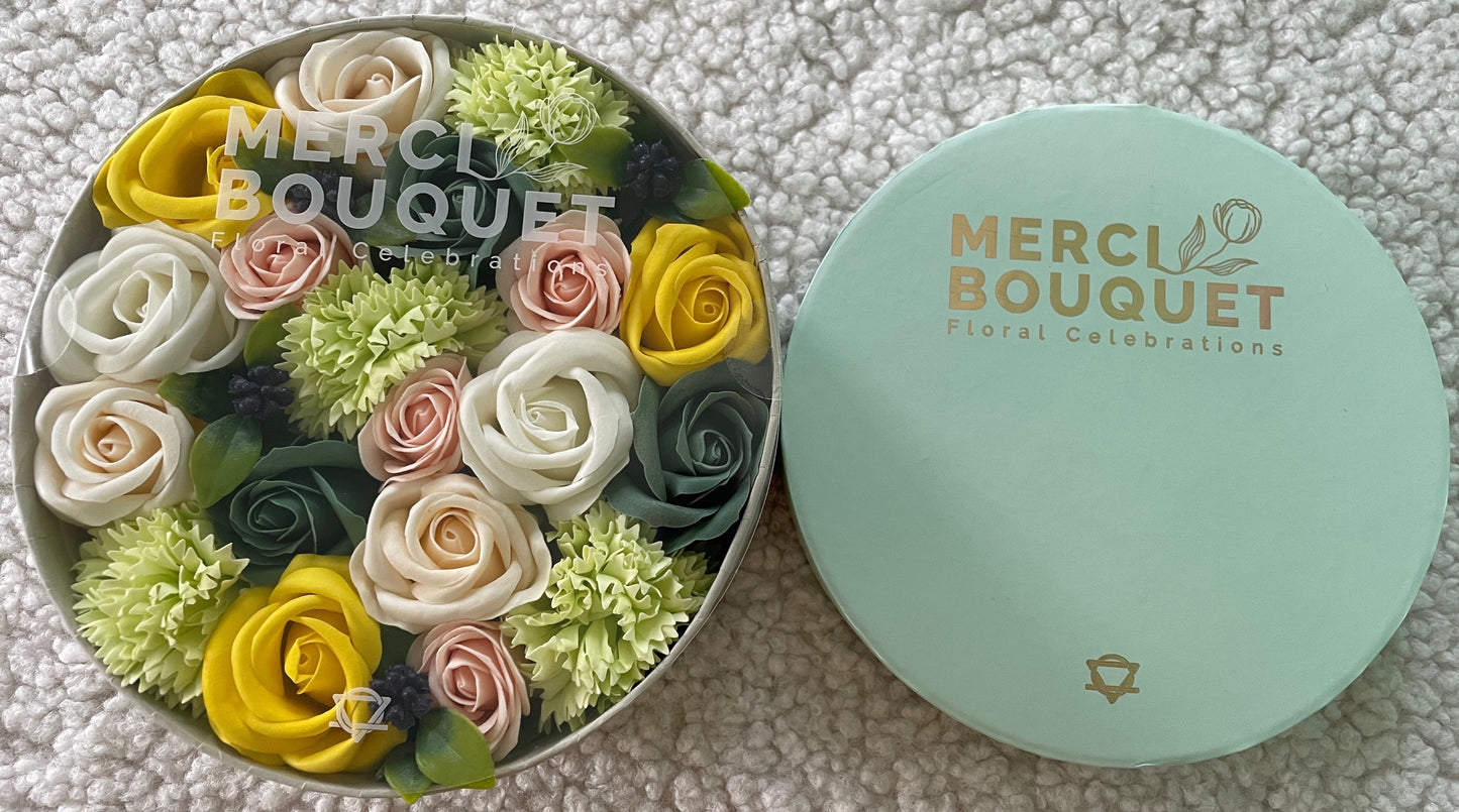 Coffret cadeau . Bouquet floral de savon