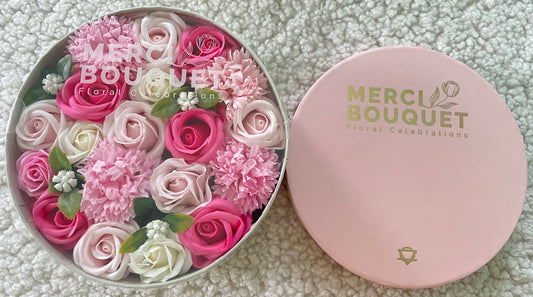 Coffret cadeau . Bouquet floral de savon